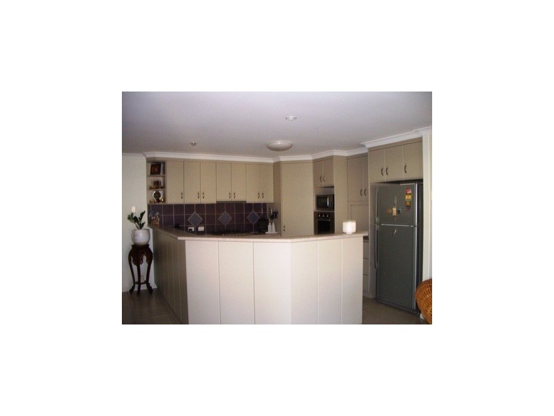 11 Spinks Court, Eimeo QLD 4740