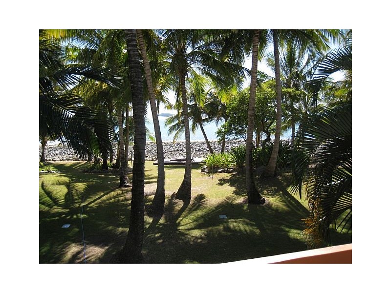 6  Beach Road, Dolphin Heads QLD 4740