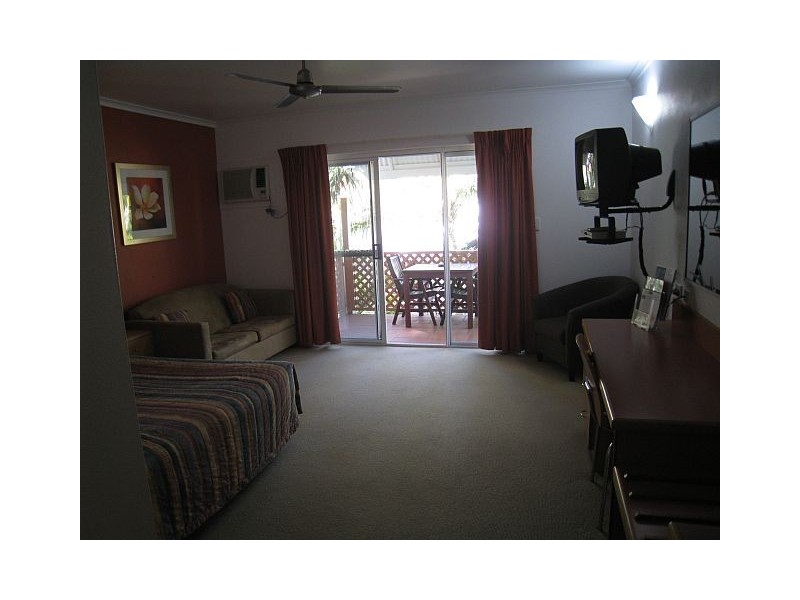 6  Beach Road, Dolphin Heads QLD 4740