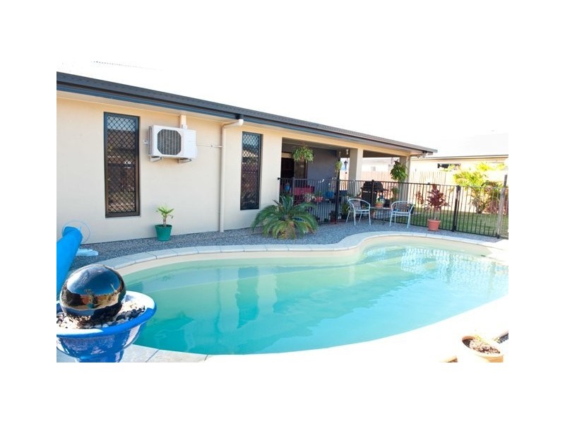 7 Helga Court, Glenella QLD 4740