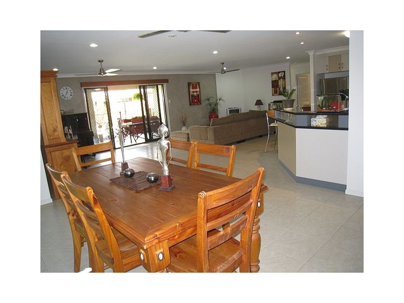 7 Helga Court, Glenella QLD 4740