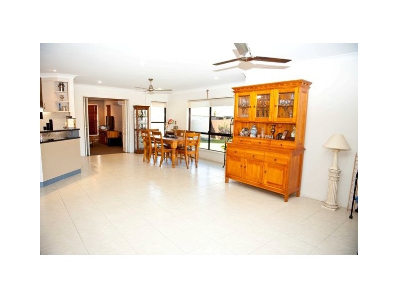 7 Helga Court, Glenella QLD 4740