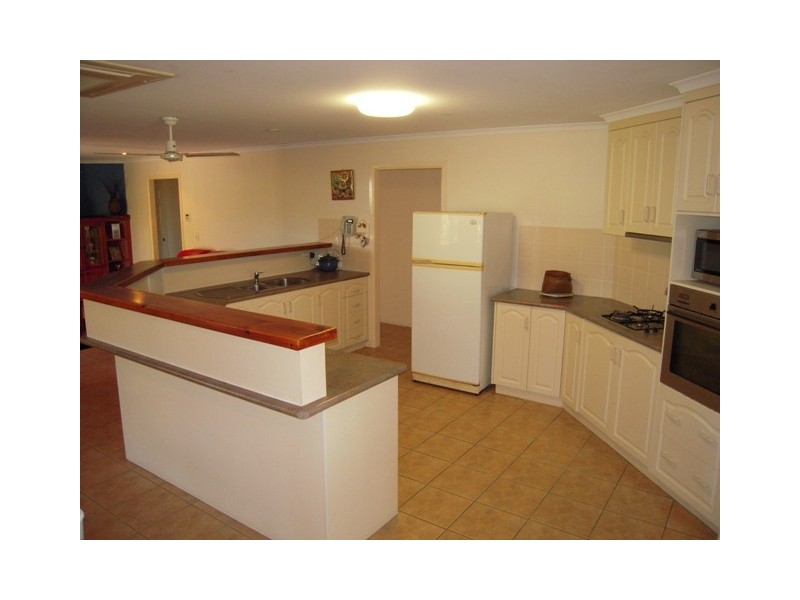 11 Denham Crescent, Rural View QLD 4740