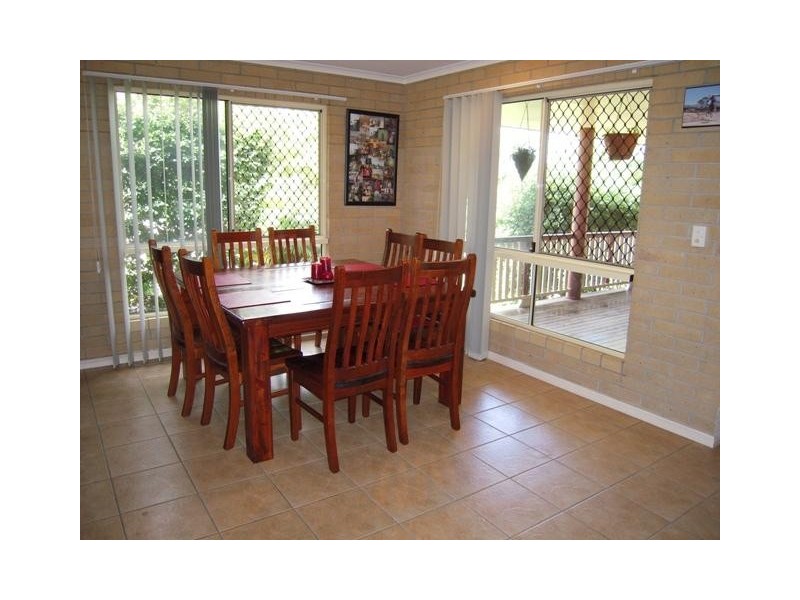 11 Denham Crescent, Rural View QLD 4740