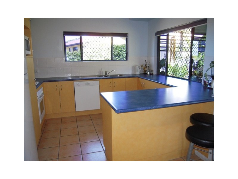 27 McHugh Street, Rural View QLD 4740