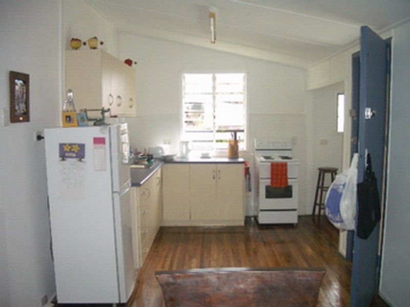 5 Matthew Street, Finch Hatton QLD 4756