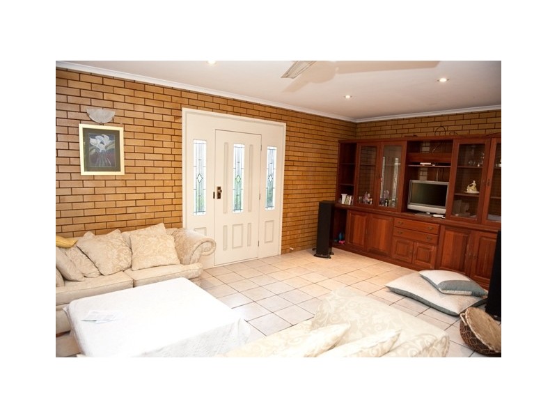 15 Hartog Street, Andergrove QLD 4740