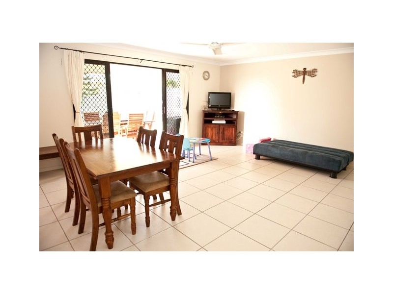 20 Eva Parade, Glenella QLD 4740