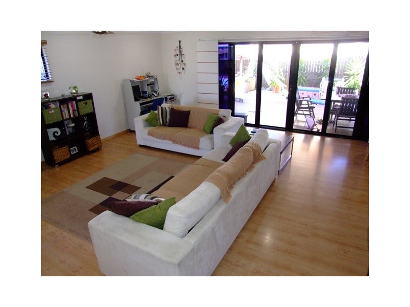 6 Porpoise Place, Andergrove QLD 4740