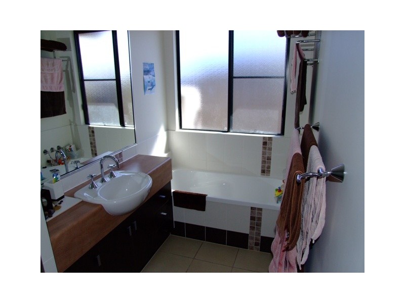 6 Porpoise Place, Andergrove QLD 4740