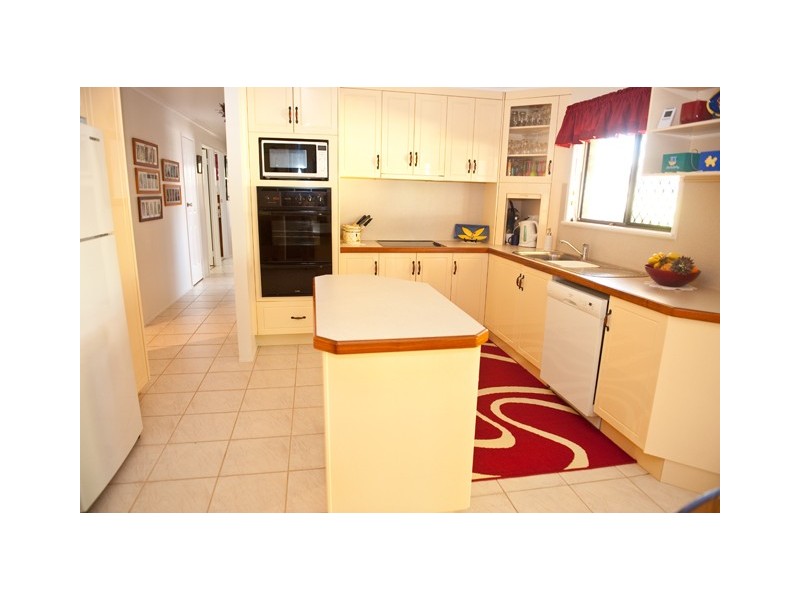 18 Shiral Drive, Beaconsfield QLD 4740