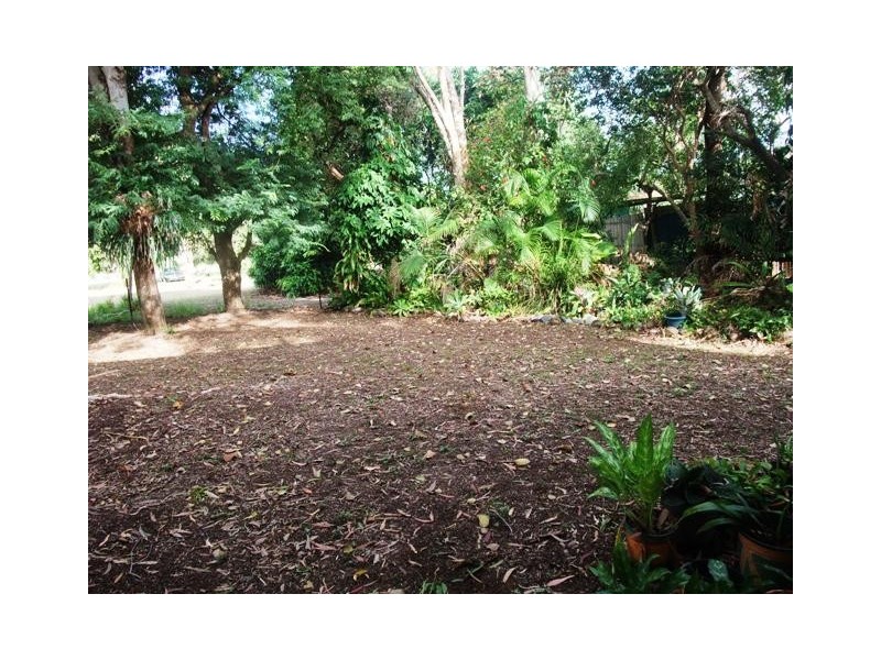 1 Penguin Street, Slade Point QLD 4740