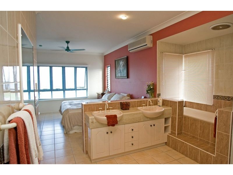 46 Pacific Esplanade, Slade Point QLD 4740