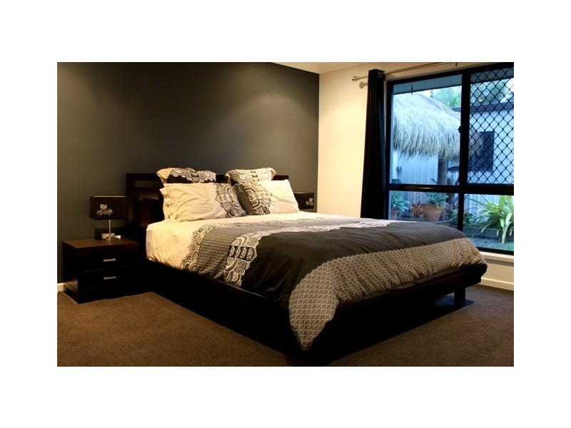 6 Eva Parade, Glenella QLD 4740