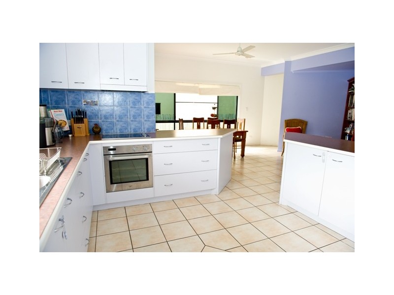 8/3 Mango Avenue, Eimeo QLD 4740