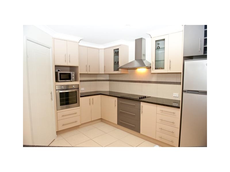 81 Victor Avenue, Glenella QLD 4740