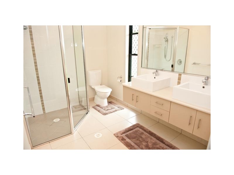 81 Victor Avenue, Glenella QLD 4740