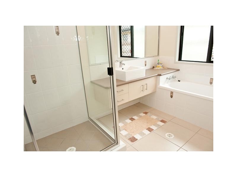 81 Victor Avenue, Glenella QLD 4740