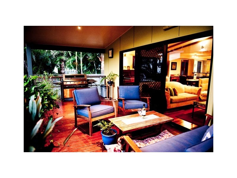 10 Whitesan Blue Terrace, Blacks Beach QLD 4740