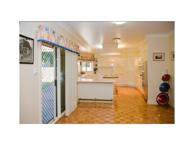 9 Ronnie Court, Rural View QLD 4740