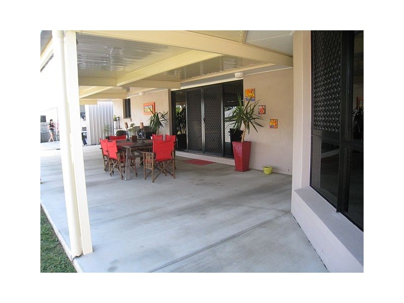 1 Orania Crt, Andergrove QLD 4740