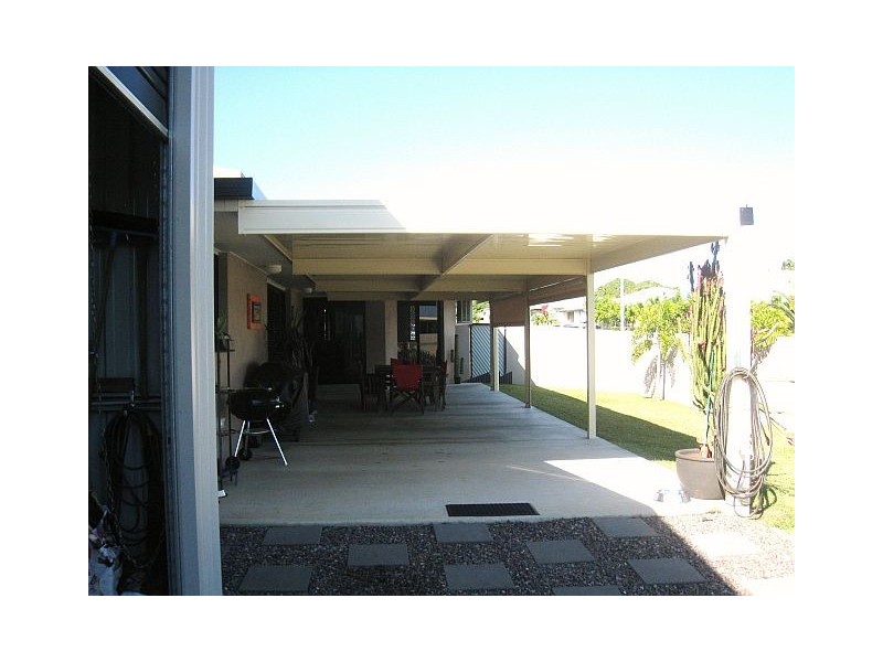 1 Orania Crt, Andergrove QLD 4740