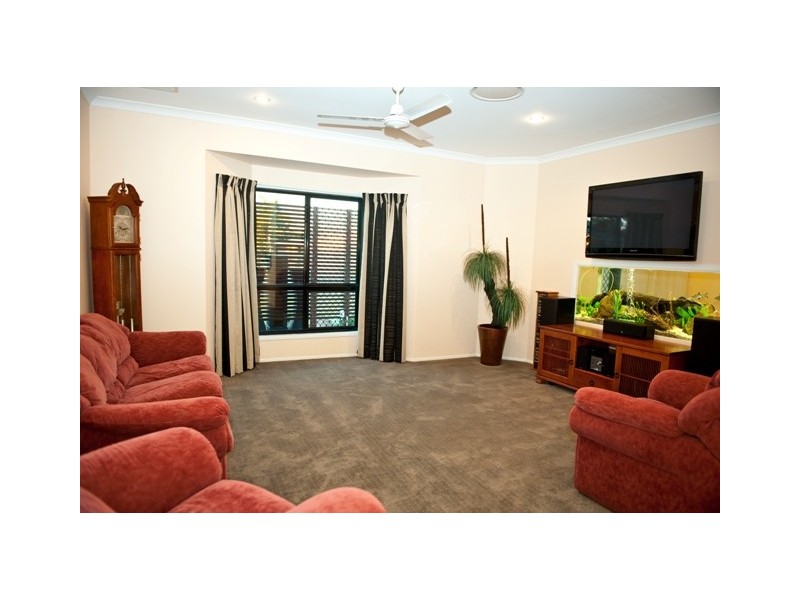 4 Malabar Ct, Glenella QLD 4740