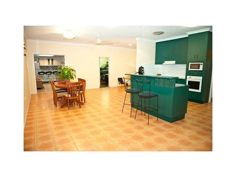 4 Malabar Ct, Glenella QLD 4740