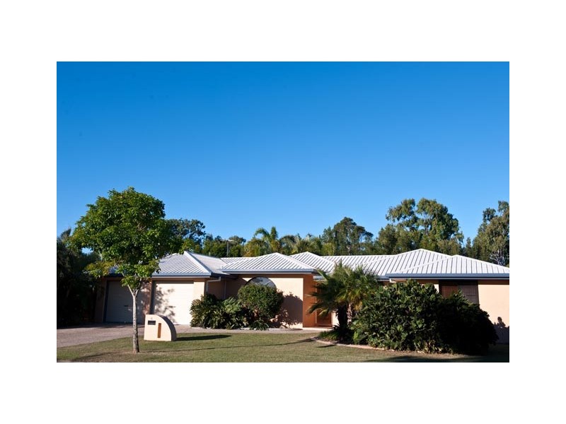 4 Royal Sands Blvd, Bucasia QLD 4750