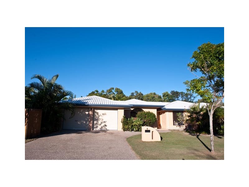 4 Royal Sands Blvd, Bucasia QLD 4750