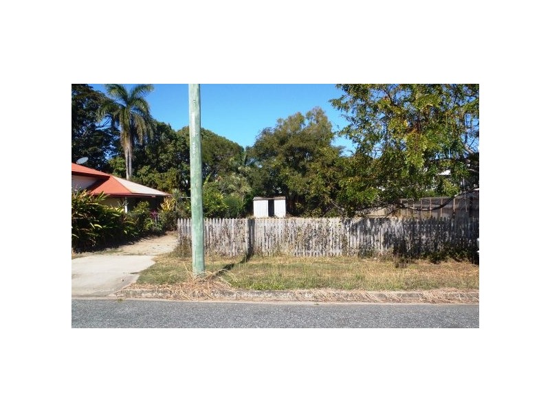 11 Peterson Street, North Mackay QLD 4740