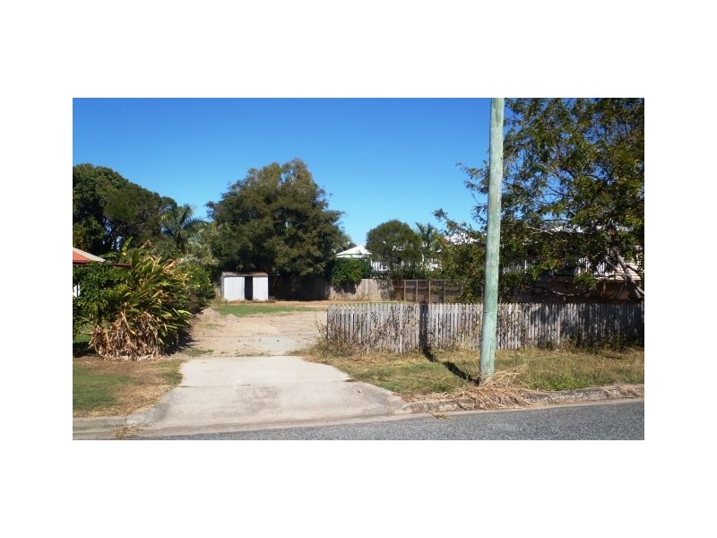 11 Peterson Street, North Mackay QLD 4740