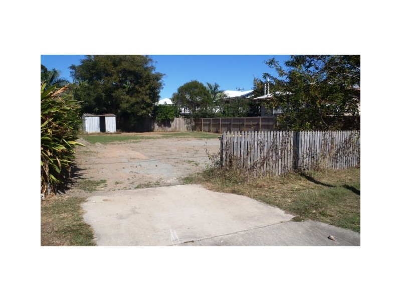 11 Peterson Street, North Mackay QLD 4740