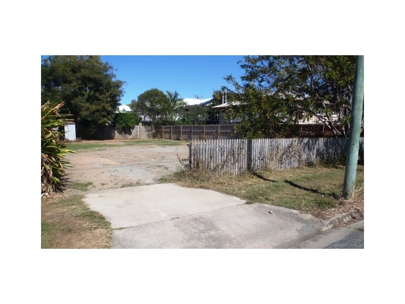 11 Peterson Street, North Mackay QLD 4740