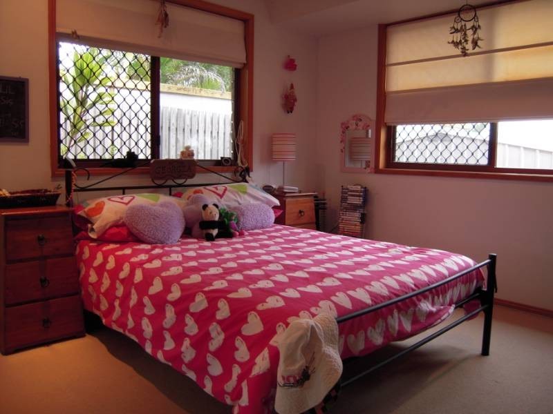6 Sir Griffith Way, Rural View QLD 4740