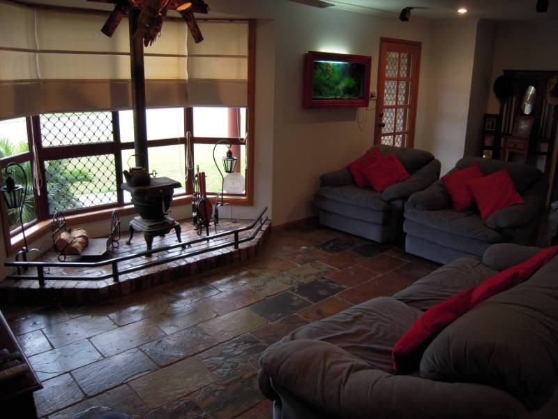 6 Sir Griffith Way, Rural View QLD 4740