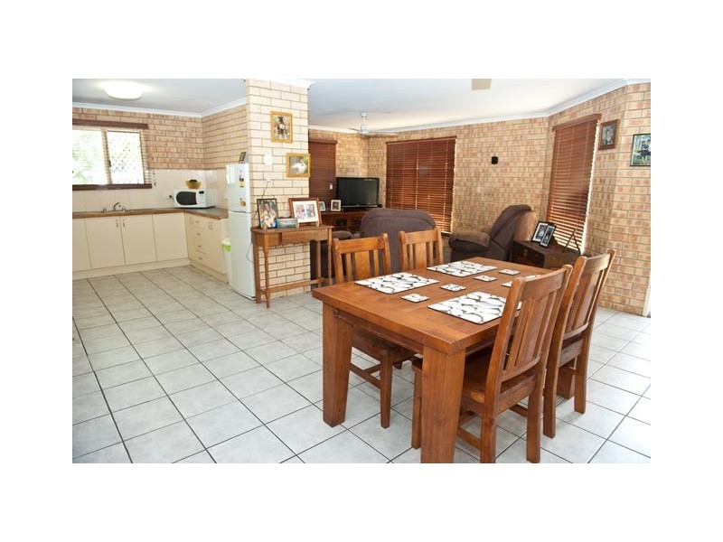 12 Edinburgh Place, Beaconsfield QLD 4740