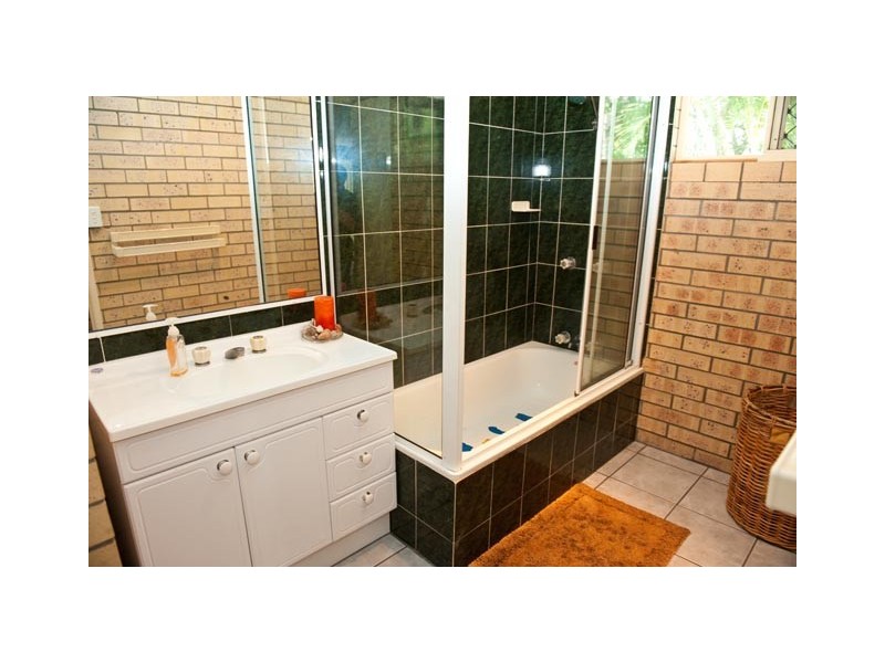 12 Edinburgh Place, Beaconsfield QLD 4740