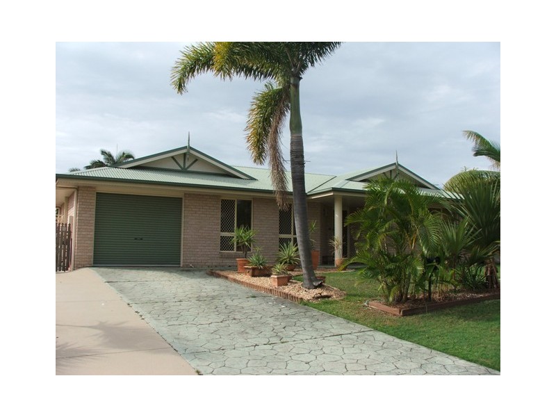 24 Lochmaben Court, Beaconsfield QLD 4740