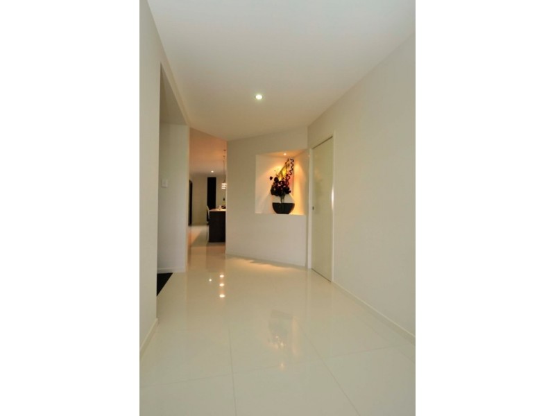 22 Vidar Crescent, Ooralea QLD 4740