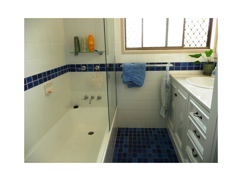 12 Bronte Street, West Mackay QLD 4740