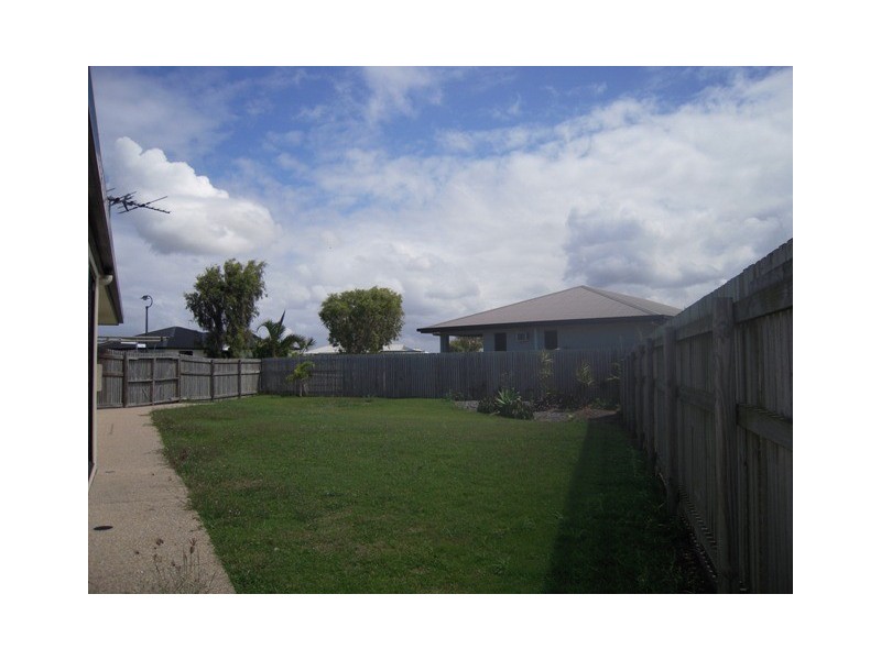 1 Porpoise Place, Andergrove QLD 4740