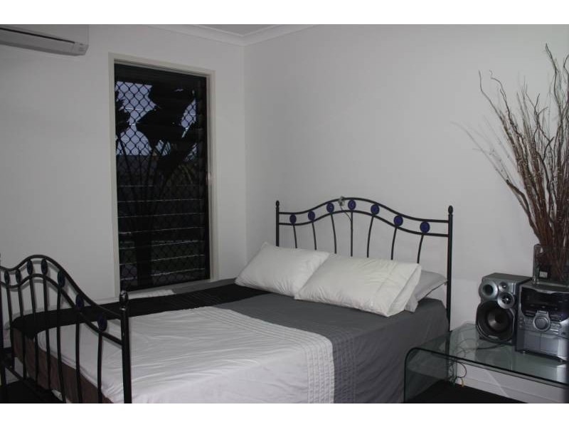 31 Gingham Street, Glenella QLD 4740