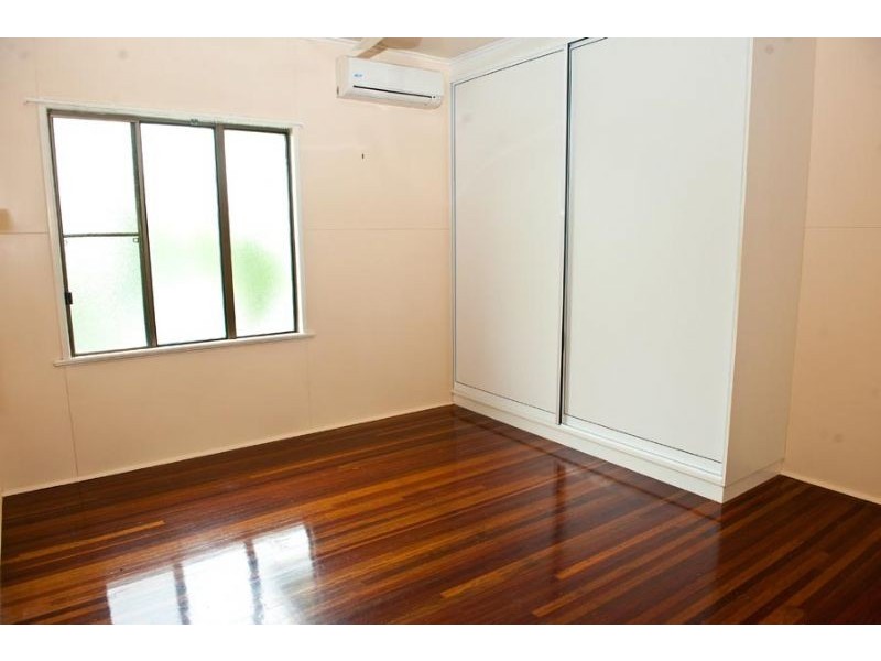 10 Holland Street, West Mackay QLD 4740