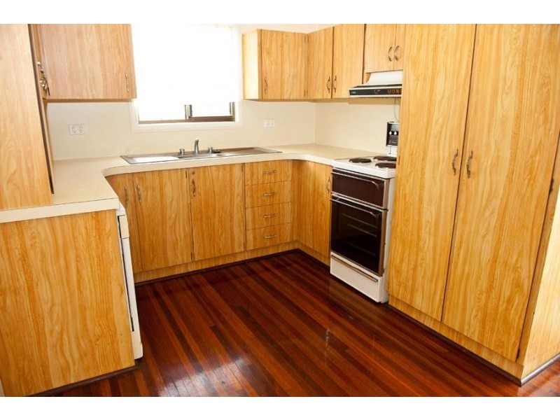 10 Holland Street, West Mackay QLD 4740
