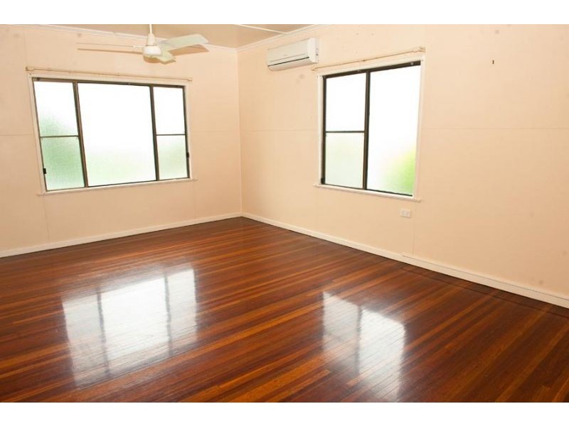 10 Holland Street, West Mackay QLD 4740