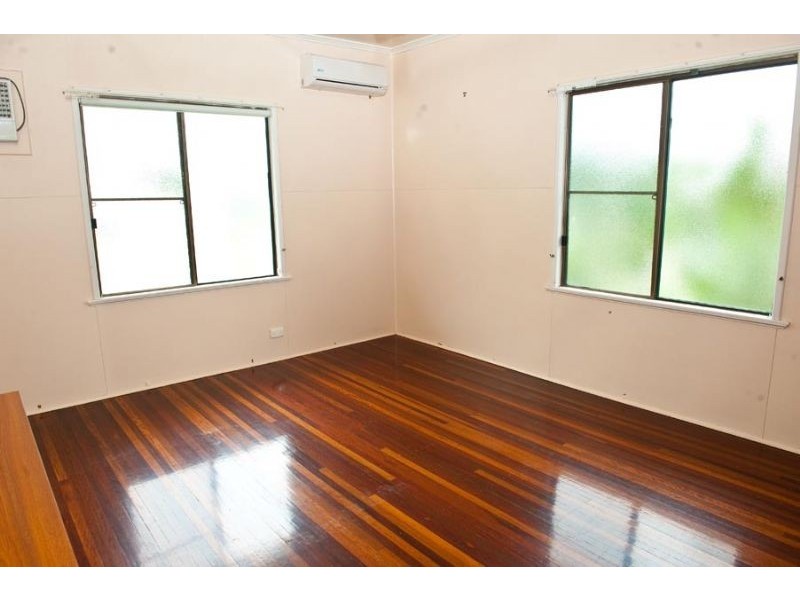 10 Holland Street, West Mackay QLD 4740