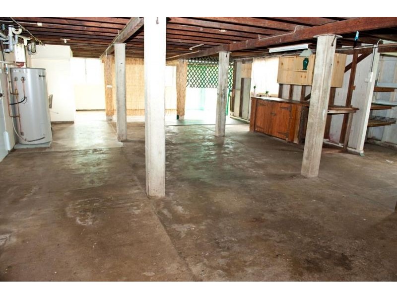 10 Holland Street, West Mackay QLD 4740
