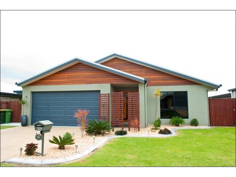 12 Townsend Street, Bucasia QLD 4750