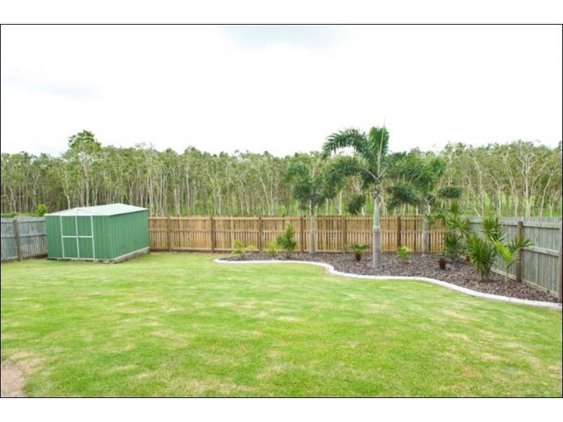 12 Townsend Street, Bucasia QLD 4750